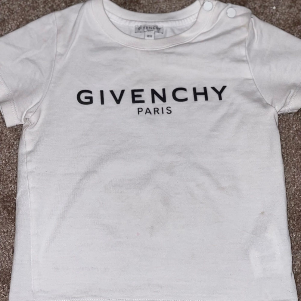 Givenchy tee shirt